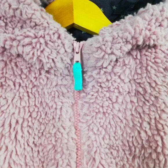 Mini Boden Teddy Bear Fleece Hooded Vest Size 5-6Y Pink Blue Stars Kids Faux Fur - Picture 2 of 11